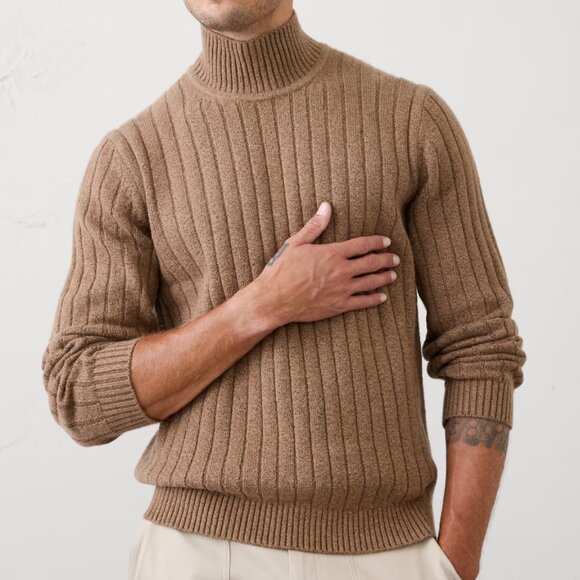 Banana Republic Men's Cozy Turtleneck Sweater Medium Camel EUC